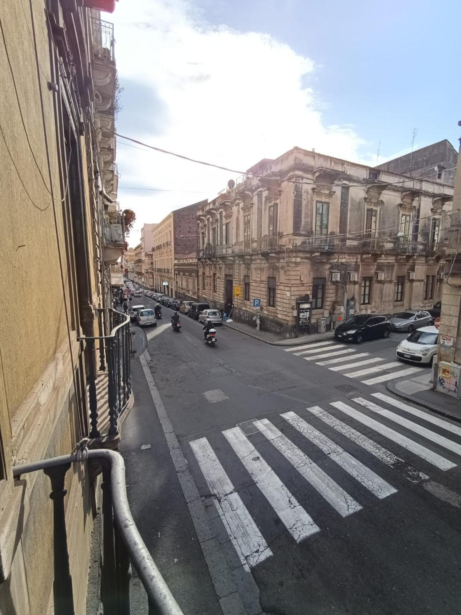 Cortile Dei Sogni Apartment Катания Екстериор снимка